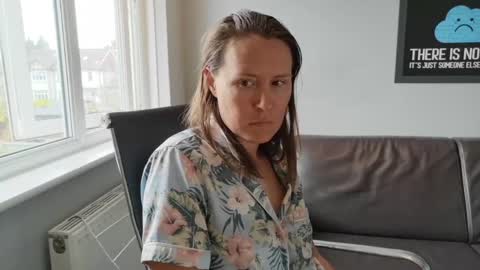 Nadia Ferreira  online show from 05/29/26, 10:13