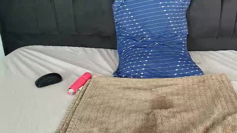 Angelina online show from 10/17/25, 09:01