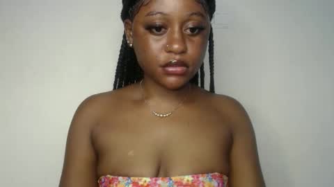 Snapshot of ebony_fatass chatting on 09/13/25, 07:13 Ella online show from 09/13/25, 07:13