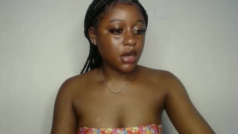 Snapshot of ebony_fatass chatting on 09/14/25, 07:18 Ella online show from 09/14/25, 07:18