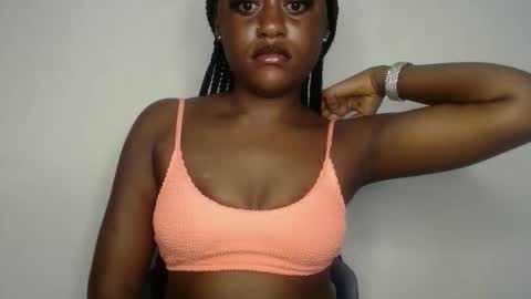 Snapshot of ebony_fatass chatting on 09/14/25, 11:15 Ella online show from 09/14/25, 11:15