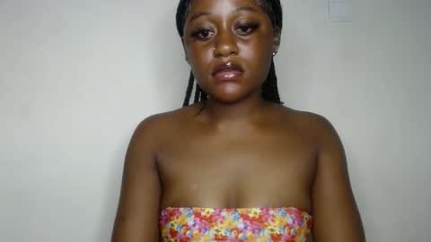 Snapshot of ebony_fatass chatting on 09/16/25, 08:21 Ella online show from 09/16/25, 08:21