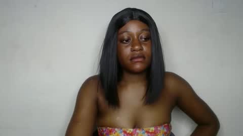 Snapshot of ebony_fatass chatting on 09/21/25, 12:12 Ella online show from 09/21/25, 12:12