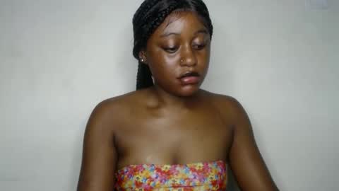 Snapshot of ebony_fatass chatting on 09/22/25, 05:53 Ella online show from 09/22/25, 05:53