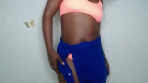 Snapshot of ebony_fatass chatting on 10/19/25, 07:25 Ella online show from 10/19/25, 07:25