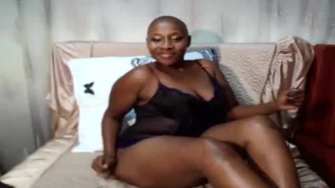 ebony_hotchocolate online show from 05/27/26, 06:32