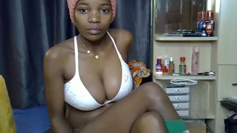ebony_j online show from 04/01/26, 08:37