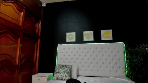 ebony_katterin online show from 12/20/25, 11:17