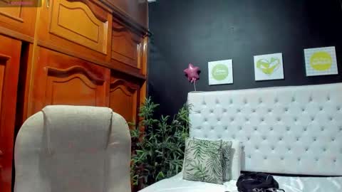 ebony_katterin online show from 02/04/26, 11:27