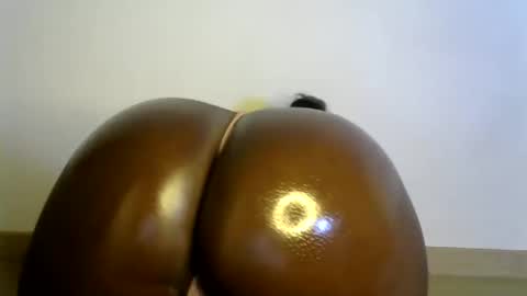 ebony_lynne online show from 04/20/26, 09:27