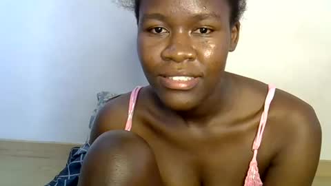 Snapshot of ebony_lynne chatting on 07/07/26, 07:09 ebony_lynne online show from 07/07/26, 07:09