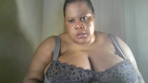 ebony_magixs online show from 09/28/25, 12:16