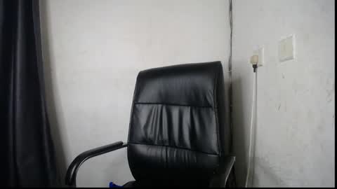 Snapshot of ebony_petitegirl chatting on 06/07/26, 07:50 Lilly online show from 06/07/26, 07:50