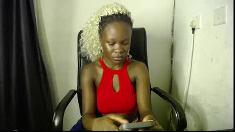 Snapshot of ebony_petitegirl chatting on 06/13/26, 07:12 Lilly online show from 06/13/26, 07:12