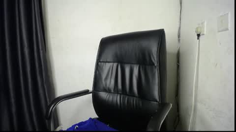 Snapshot of ebony_petitegirl chatting on 07/03/26, 03:57 Lilly online show from 07/03/26, 03:57