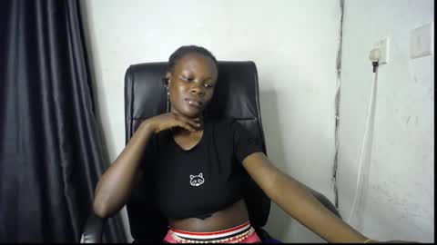 Snapshot of ebony_petitegirl chatting on 07/03/26, 10:49 Lilly online show from 07/03/26, 10:49