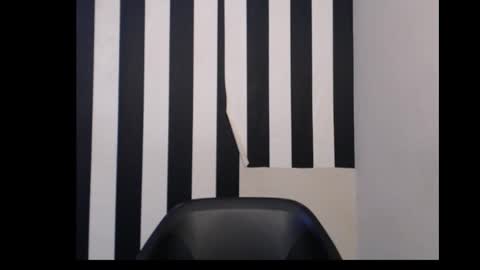 Ella online show from 12/01/25, 11:43