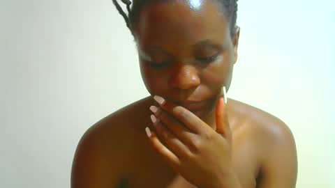 Snapshot of ebony_shan_ chatting on 10/26/25, 04:13 Shanny online show from 10/26/25, 04:13