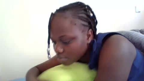 Snapshot of ebony_tasha chatting on 06/16/26, 05:43 tasha online show from 06/16/26, 05:43