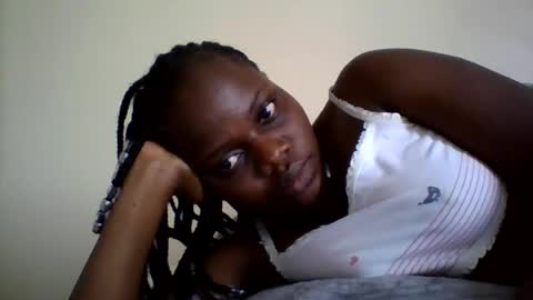 Snapshot of ebony_tasha chatting on 06/18/26, 05:08 tasha online show from 06/18/26, 05:08