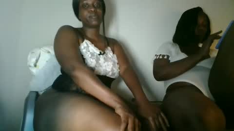 Snapshot of ebonyboutilicious chatting on 01/14/26, 08:03 Loreina online show from 01/14/26, 08:03