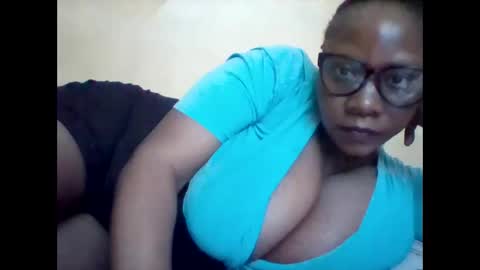 Snapshot of ebonybussy chatting on 05/16/26, 10:58 MAMITO online show from 05/16/26, 10:58