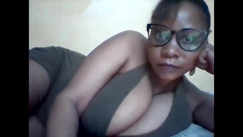 Snapshot of ebonybussy chatting on 05/20/26, 09:26 MAMITO online show from 05/20/26, 09:26