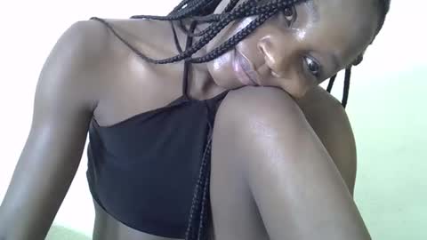 Snapshot of ebonycutegal4 chatting on 09/25/25, 08:01 MELLEN online show from 09/25/25, 08:01