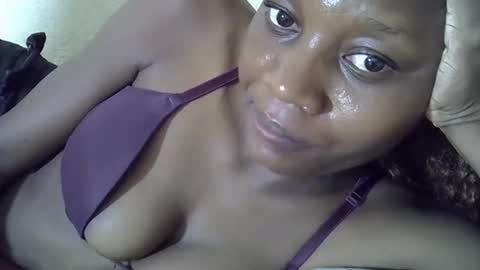 Snapshot of ebonycutegal4 chatting on 05/09/26, 09:09 MELLEN online show from 05/09/26, 09:09