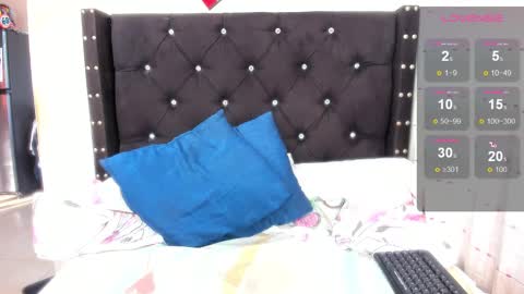 Snapshot of ebonylatinx chatting on 12/24/24, 09:33 Angela online show from 12/24/24, 09:33