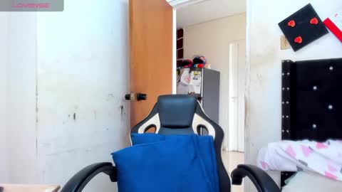 Snapshot of ebonylatinx chatting on 01/20/25, 05:48 Angela online show from 01/20/25, 05:48