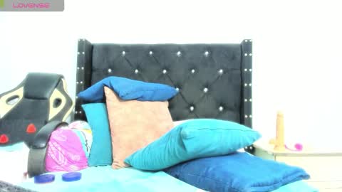 Angela online show from 12/15/25, 09:41