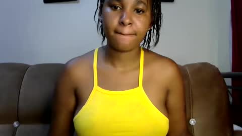 Snapshot of ebonyluna229320 chatting on 02/03/25, 12:36 i am clara online show from 02/03/25, 12:36