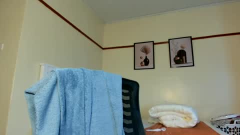 Snapshot of ebonyqueen_11 chatting on 07/26/26, 11:17 Ebonyqueen online show from 07/26/26, 11:17