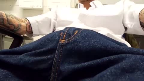 Snapshot of ed_big_cock chatting on 03/12/25, 12:04 Edd Gallego online show from 03/12/25, 12:04