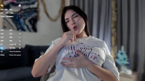 Viola online show from 12/25/24, 02:13