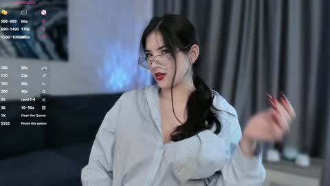 Viola online show from 01/13/25, 01:06