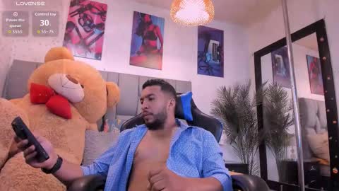 edahi1386 online show from 12/15/25, 04:44