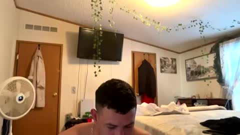 eddgarzay08 online show from 02/01/26, 09:24