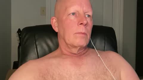 Snapshot of eddygl1968 chatting on 02/10/25, 03:57 Eddy online show from 02/10/25, 03:57