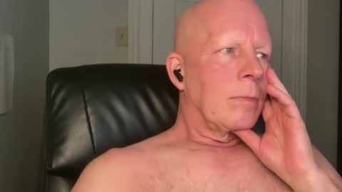 Snapshot of eddygl1968 chatting on 02/18/25, 03:42 Eddy online show from 02/18/25, 03:42