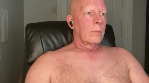 Snapshot of eddygl1968 chatting on 02/20/25, 03:01 Eddy online show from 02/20/25, 03:01