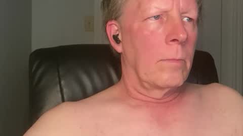 Snapshot of eddygl1968 chatting on 06/03/26, 01:41 Eddy online show from 06/03/26, 01:41