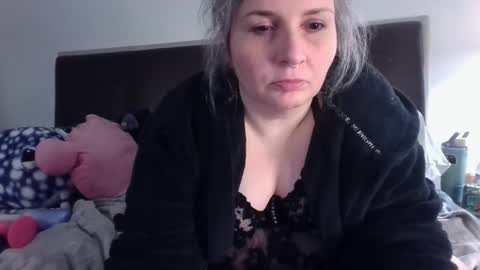 Snapshot of edenarcadia chatting on 04/23/26, 02:35 EdenArcadia online show from 04/23/26, 02:35