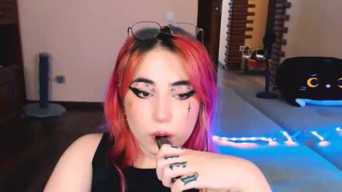 Snapshot of ediefris chatting on 12/10/24, 08:27 fickle demon made of clumps of matter online show from 12/10/24, 08:27