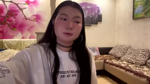 Snapshot of edinabluett chatting on 04/28/26, 09:09 Eri online show from 04/28/26, 09:09