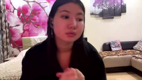 Snapshot of edinabluett chatting on 05/30/26, 06:16 Eri online show from 05/30/26, 06:16