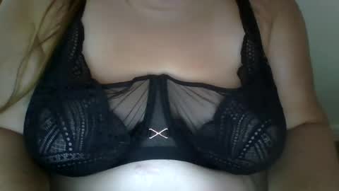 Snapshot of edith1237 chatting on 07/27/26, 06:42 edith1237 online show from 07/27/26, 06:42