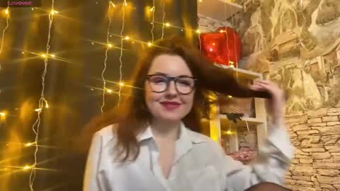 Snapshot of edithafarro chatting on 02/13/25, 02:12 Friendly neighbourhoud redhead  online show from 02/13/25, 02:12