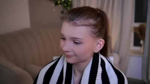 Lisa  online show from 04/10/26, 11:42